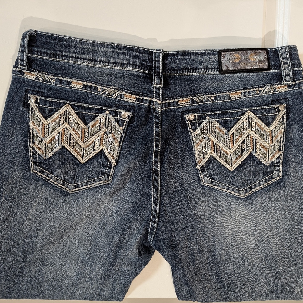 Grace Blue Jeans with Embroidered Pockets